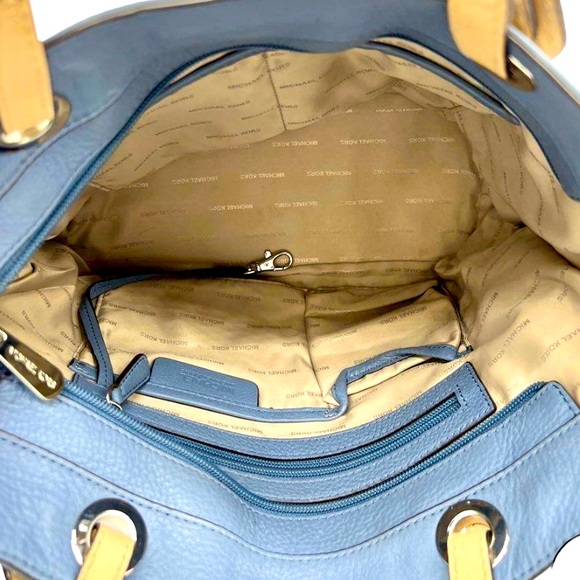 Michael Kors Light Blue Pebbled Leather Shoulder Bag Tote EUC - Picture 5 of 7